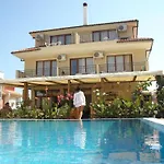 Family Muses Otel 3*